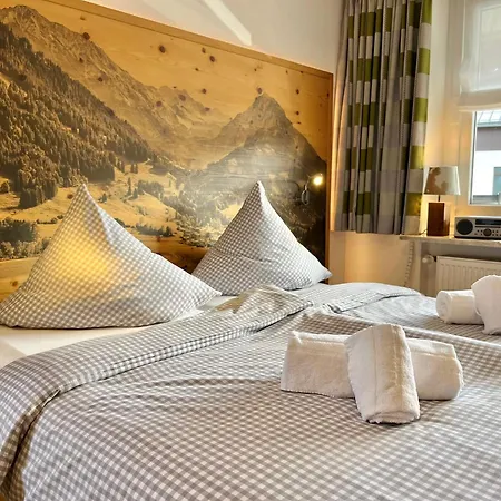 Bergglueck A13 Montana Haus Апартаменты *